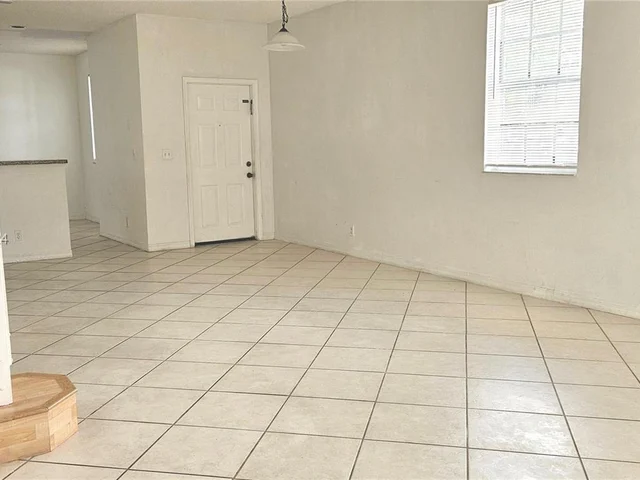 3619 San Simeon Cir, Weston FL 33331