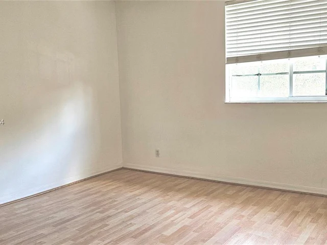 3619 San Simeon Cir, Weston FL 33331