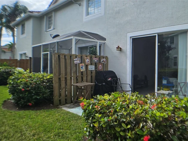 3619 San Simeon Cir, Weston FL 33331