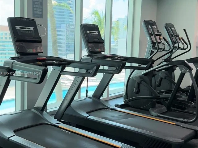 60 SW 13th St # 2213, Miami FL 33130