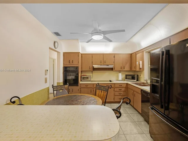 430 NW 76th Ave, Pembroke Pines FL 33024