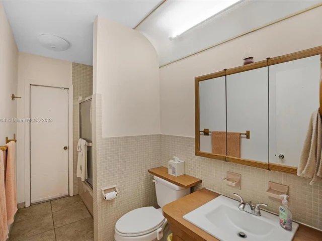 430 NW 76th Ave, Pembroke Pines FL 33024