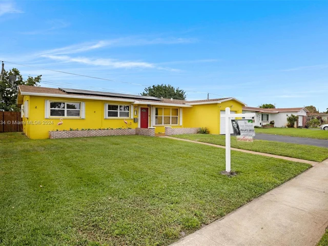 430 NW 76th Ave, Pembroke Pines FL 33024