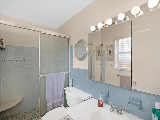 430 NW 76th Ave, Pembroke Pines FL 33024