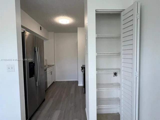 433 SW 86th Ave # 206, Pembroke Pines FL 33025