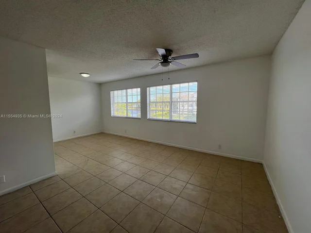 433 SW 86th Ave # 206, Pembroke Pines FL 33025