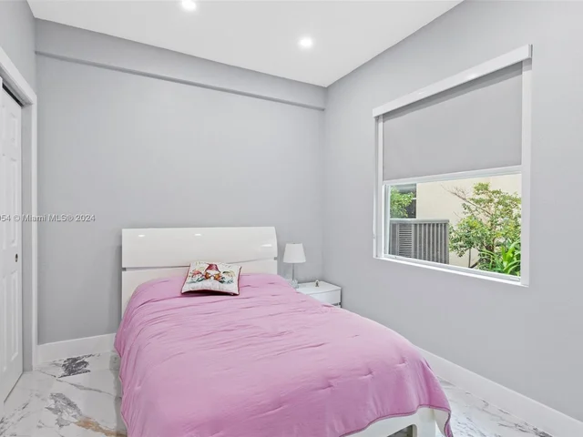 111 NW 117th Ter, Plantation FL 33325