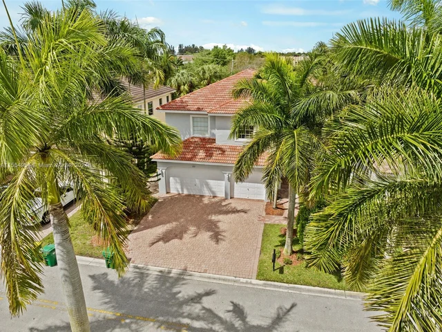 111 NW 117th Ter, Plantation FL 33325