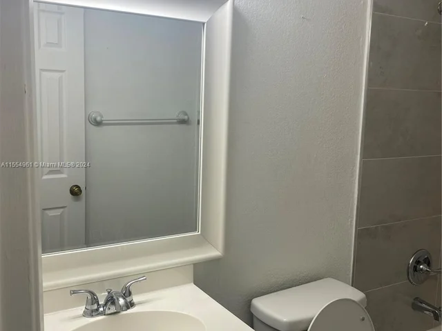 9916 Nob Hill Ln # 9916, Sunrise FL 33351