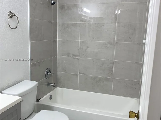 9916 Nob Hill Ln # 9916, Sunrise FL 33351