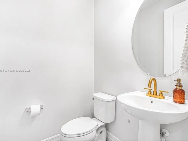 1595 Evergreen Ter, Hollywood FL 33021