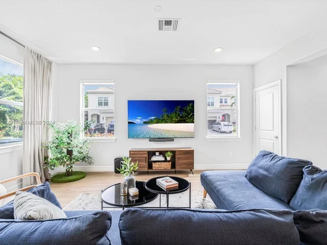 1595 Evergreen Ter, Hollywood FL 33021