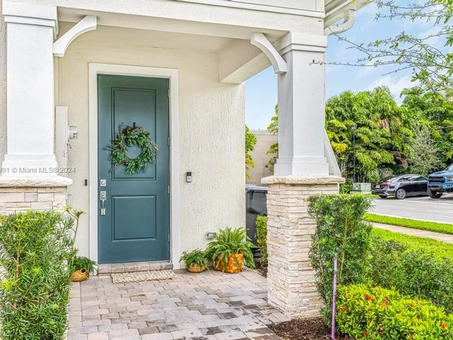 1595 Evergreen Ter, Hollywood FL 33021