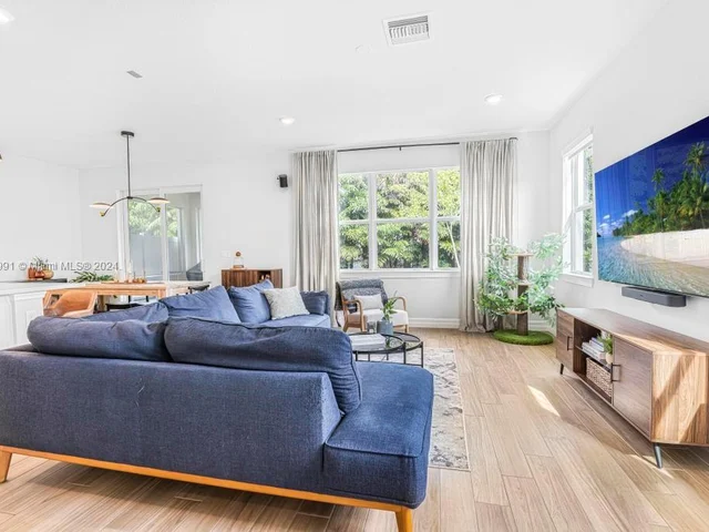 1595 Evergreen Ter, Hollywood FL 33021