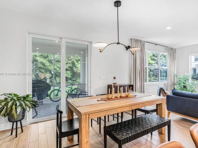 1595 Evergreen Ter, Hollywood FL 33021