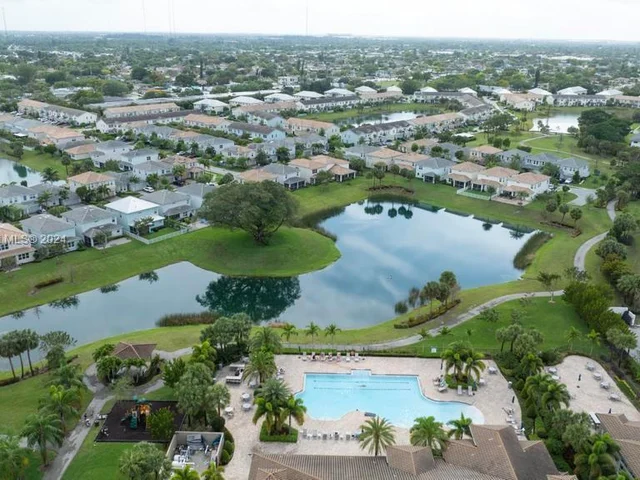 1595 Evergreen Ter, Hollywood FL 33021