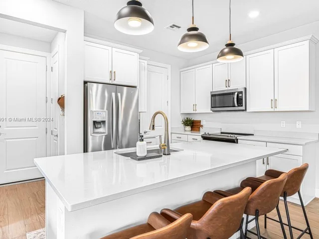 1595 Evergreen Ter, Hollywood FL 33021