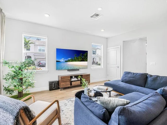 1595 Evergreen Ter, Hollywood FL 33021