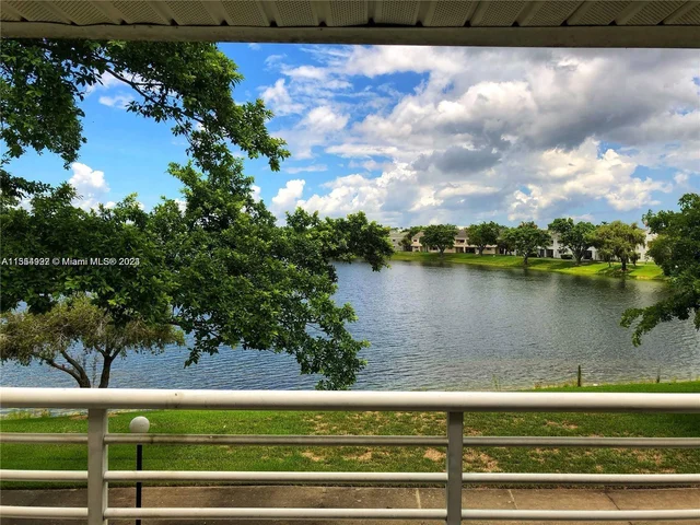 3421 NW 44th St # 206, Oakland Park FL 33309