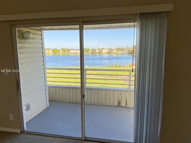 3421 NW 44th St # 206, Oakland Park FL 33309