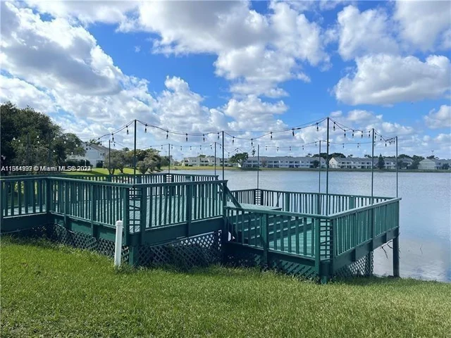 3421 NW 44th St # 206, Oakland Park FL 33309