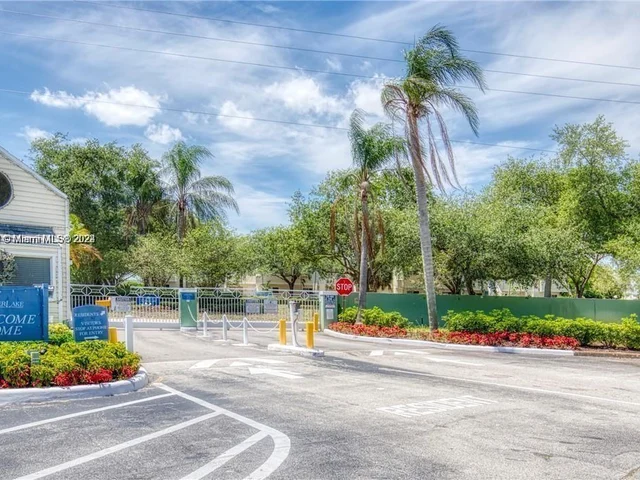 3421 NW 44th St # 206, Oakland Park FL 33309