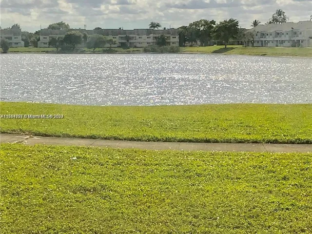 3421 NW 44th St # 206, Oakland Park FL 33309