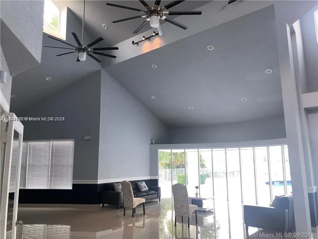 3421 NW 44th St # 206, Oakland Park FL 33309