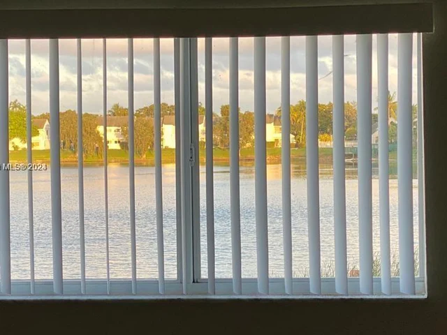 3421 NW 44th St # 206, Oakland Park FL 33309