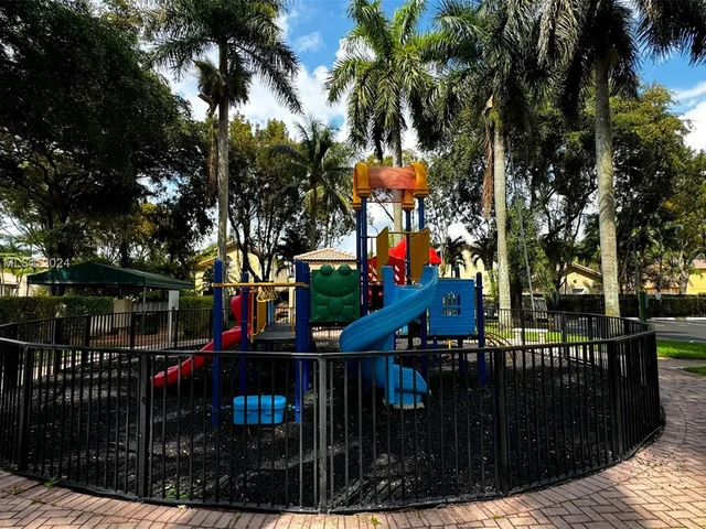 11374 NW 50th Ter, Doral FL 33178