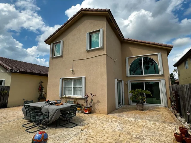 11374 NW 50th Ter, Doral FL 33178