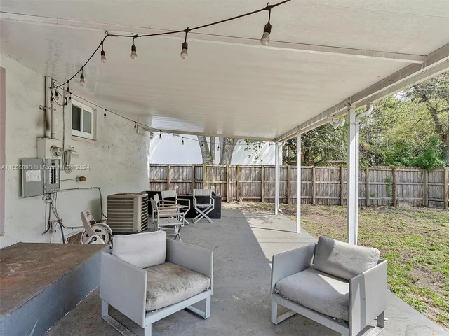 630 NE 130th St, North Miami FL 33161