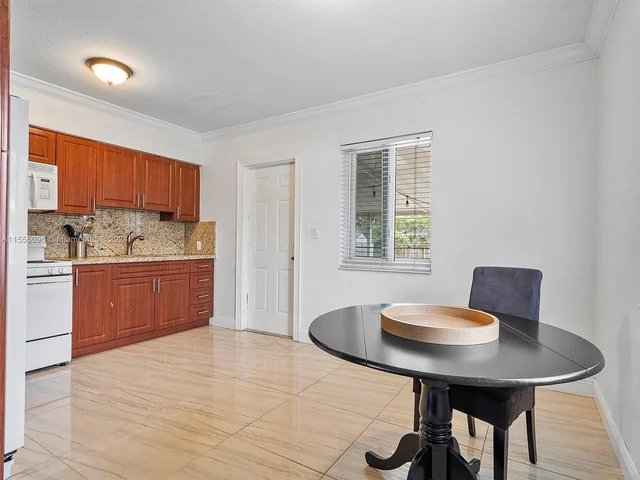 630 NE 130th St, North Miami FL 33161