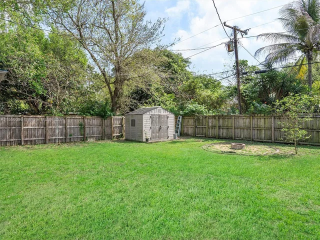 630 NE 130th St, North Miami FL 33161