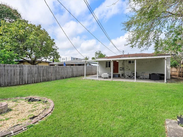 630 NE 130th St, North Miami FL 33161