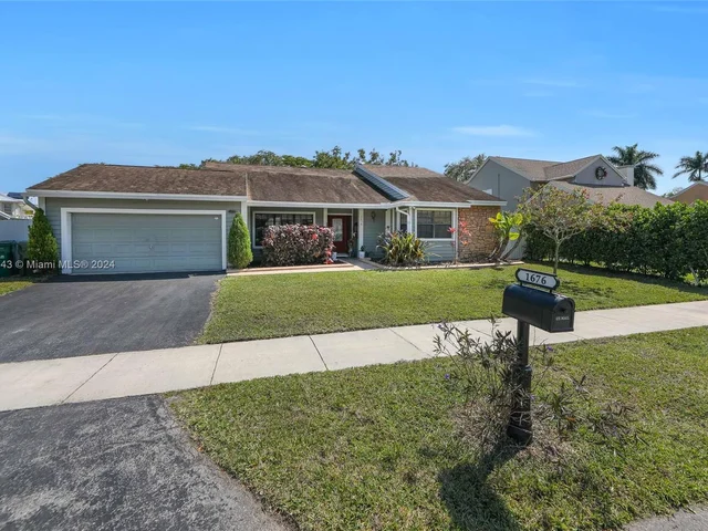 1676 S Goldeneye Ln, Homestead FL 33035