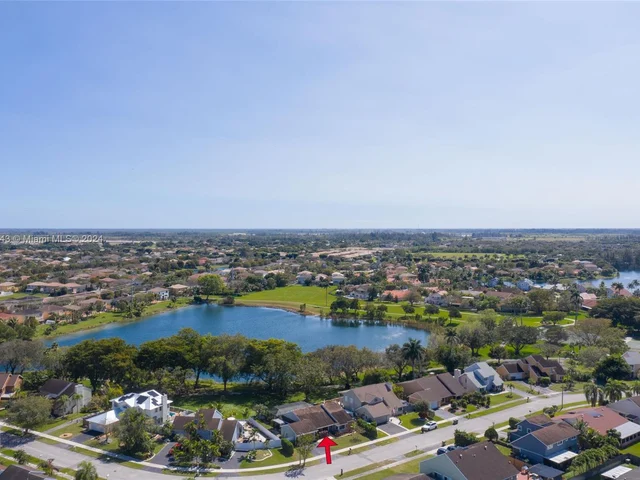 1676 S Goldeneye Ln, Homestead FL 33035