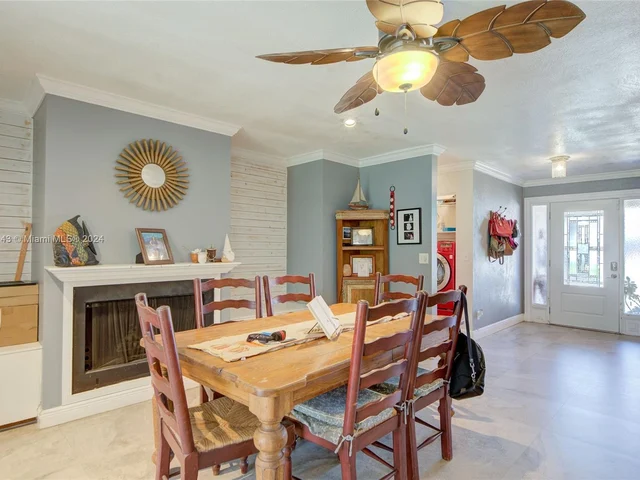 1676 S Goldeneye Ln, Homestead FL 33035