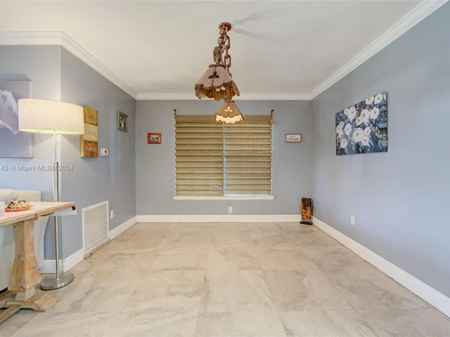 1676 S Goldeneye Ln, Homestead FL 33035