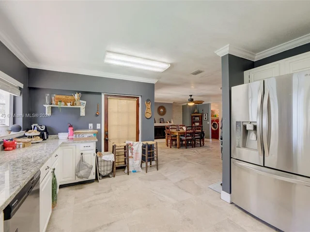 1676 S Goldeneye Ln, Homestead FL 33035