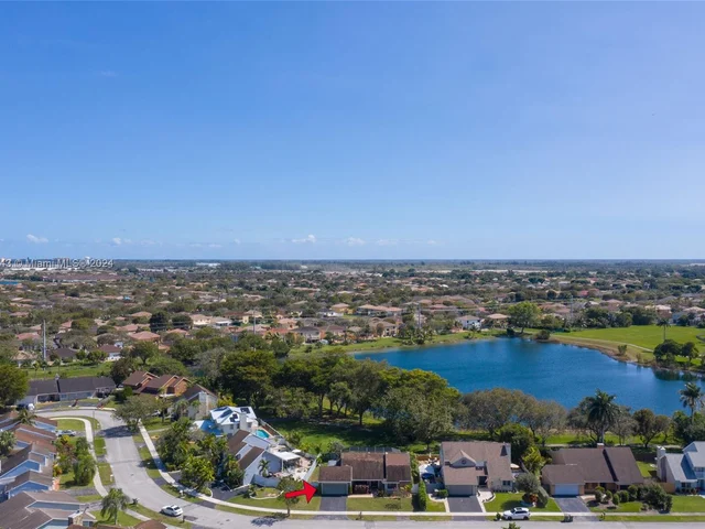 1676 S Goldeneye Ln, Homestead FL 33035