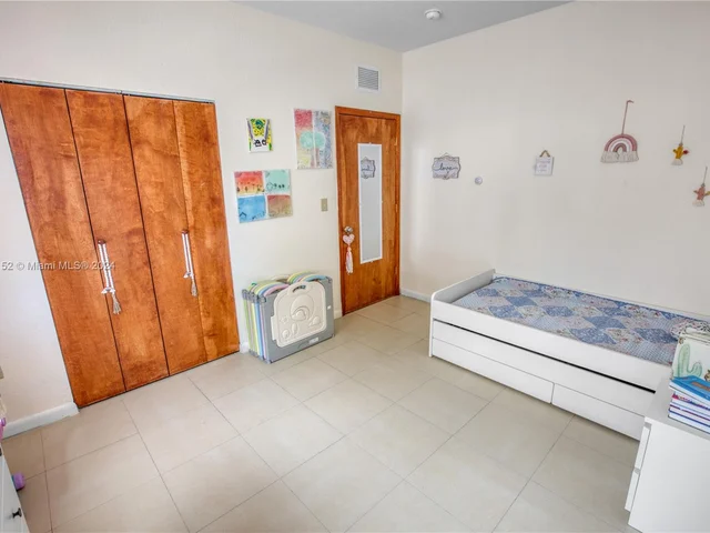 311 NW 95th St, Miami FL 33150