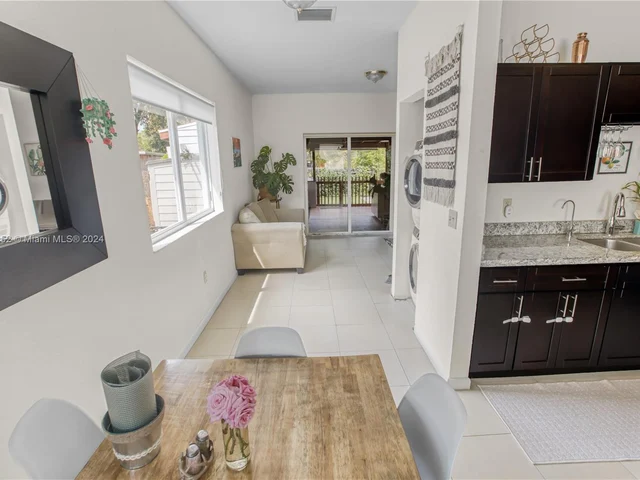 311 NW 95th St, Miami FL 33150