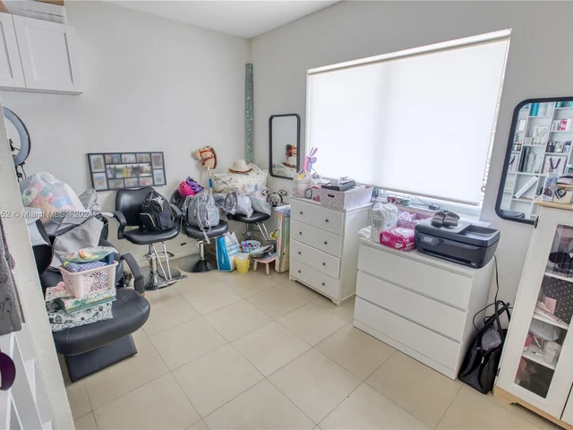 311 NW 95th St, Miami FL 33150