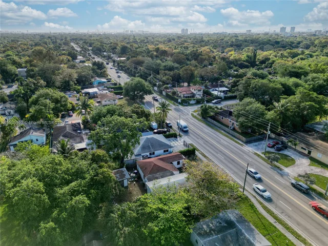 311 NW 95th St, Miami FL 33150