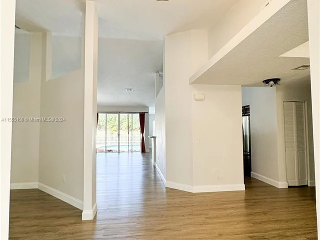 1574 NW 103 Ter, Coral Springs FL 33071