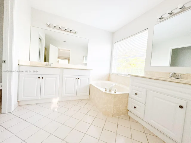 1574 NW 103 Ter, Coral Springs FL 33071