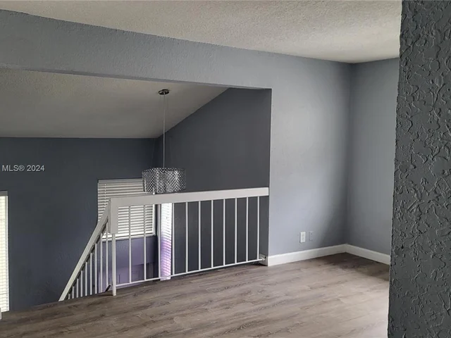 5970 NW 21st St, Lauderhill FL 33313