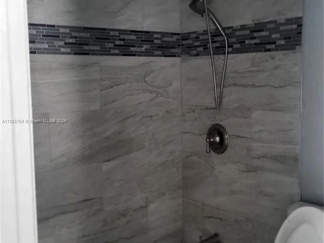 5970 NW 21st St, Lauderhill FL 33313