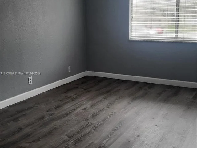 5970 NW 21st St, Lauderhill FL 33313